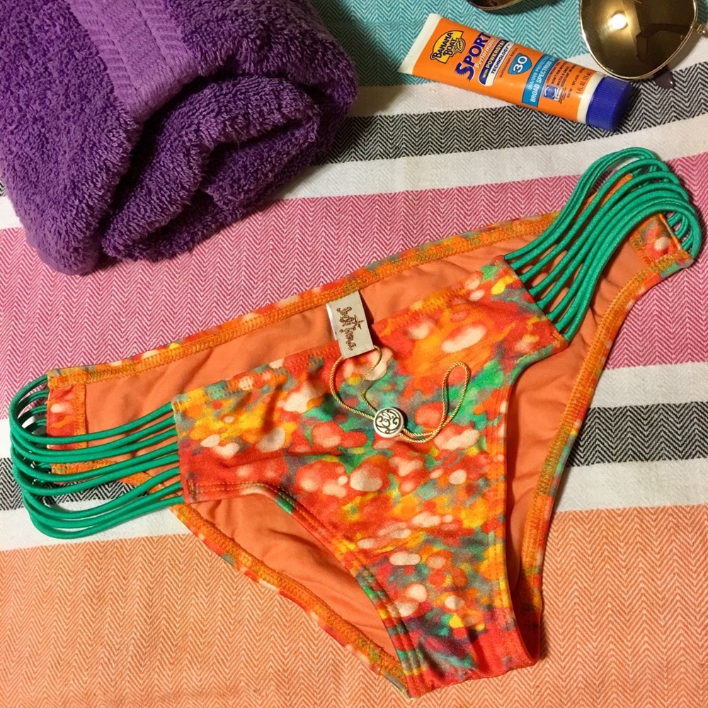 Luli Fama FIESTA DE FLORES Multi Strings Bottom